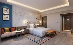 Boulevard 9 Luxury Resort & Spa